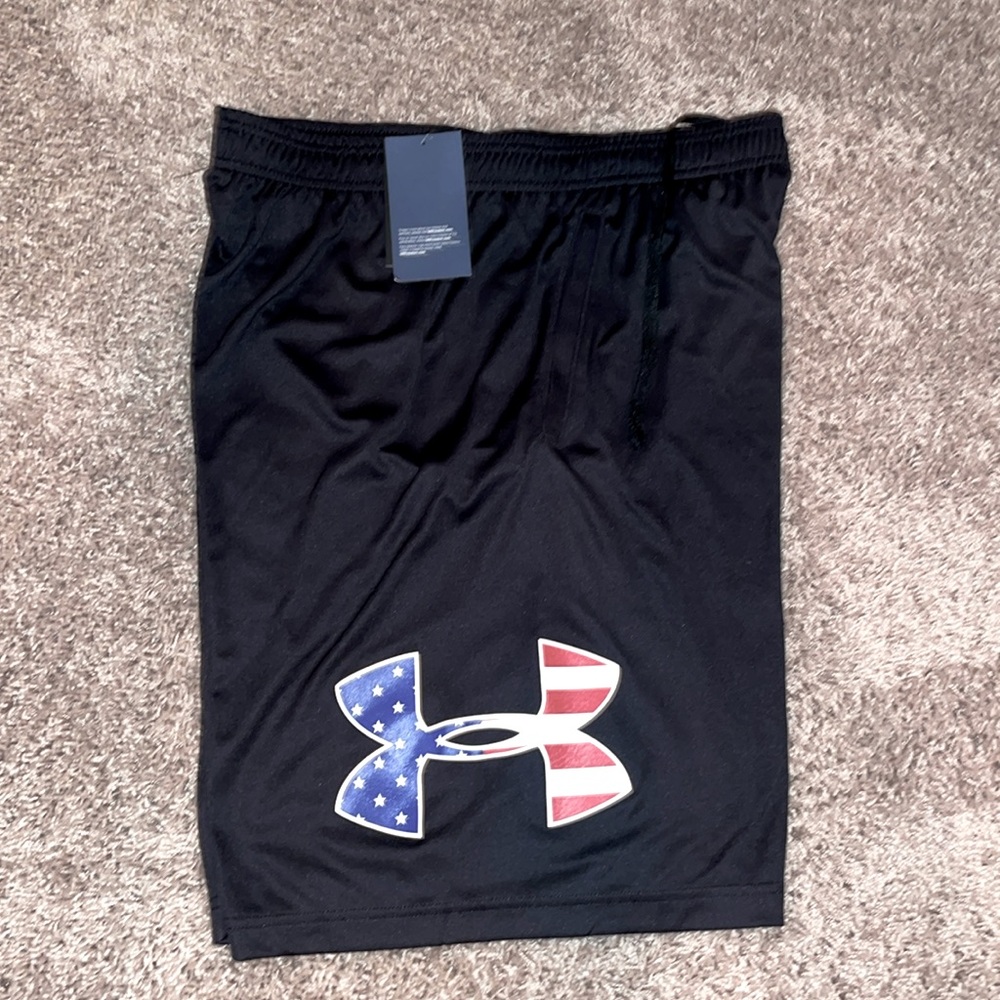 NWT black Under Armour Freedom mesh athletic shorts size large